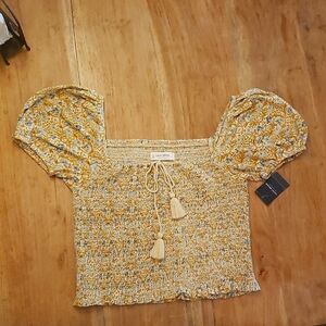 LUCKY brand women smocked  top (NWT) Medium